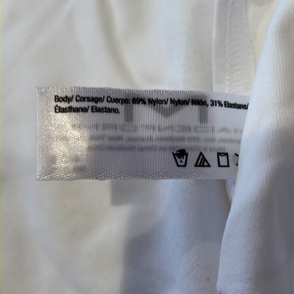 Maidenform Woman’s White Tank Size Large - Picture 4 of 4